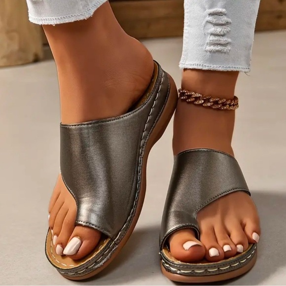 Toe Loop Wedge Slip On Sandals - Picture 1 of 7